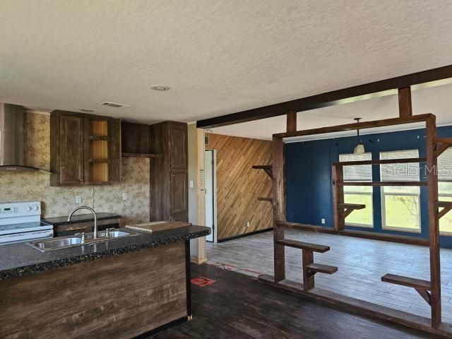 For Sale: $165,000 (4 beds, 2 baths, 2037 Square Feet)