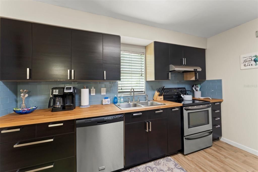 For Sale: $775,000 (4 beds, 0 baths, 1664 Square Feet)