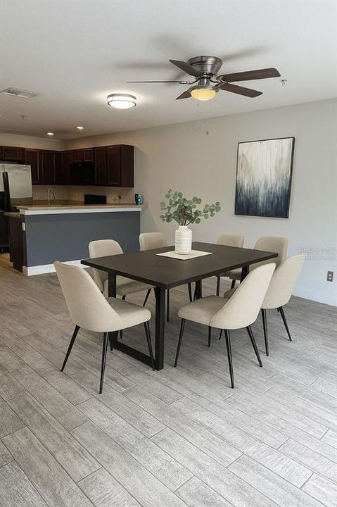 合同活跃: $2,100 (3 贝兹, 2 浴室, 1495 平方英尺)