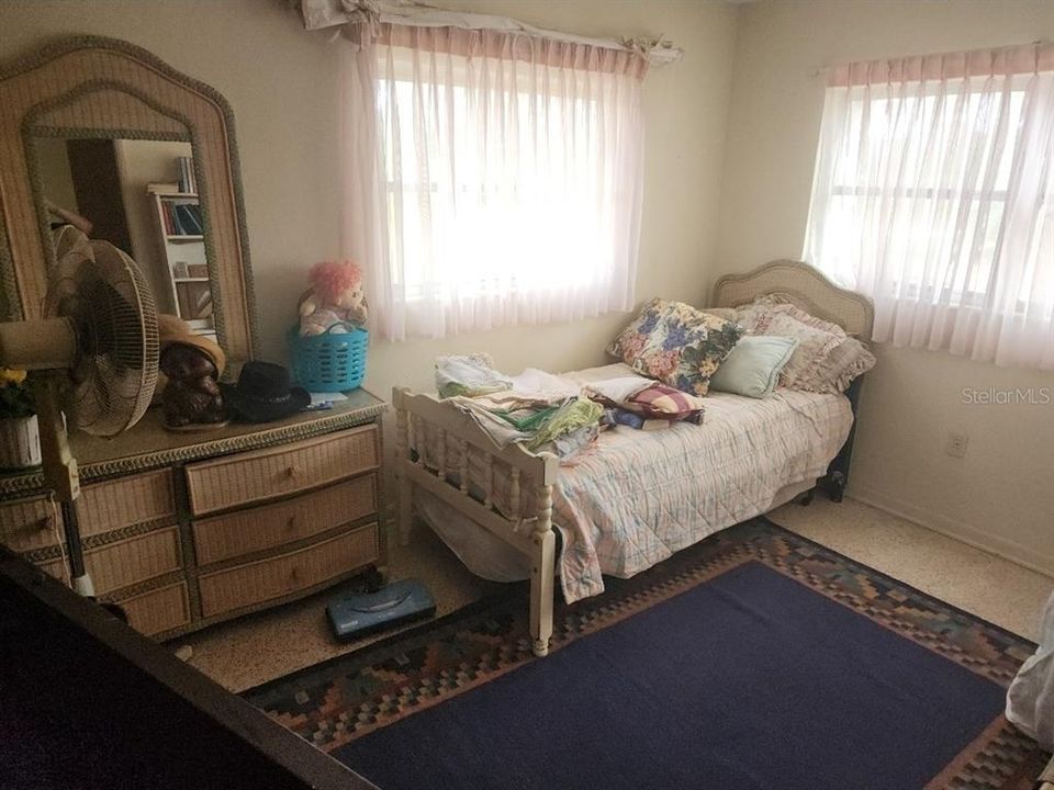 На продажу: $235,000 (2 спален, 2 ванн, 1047 Квадратных фут)