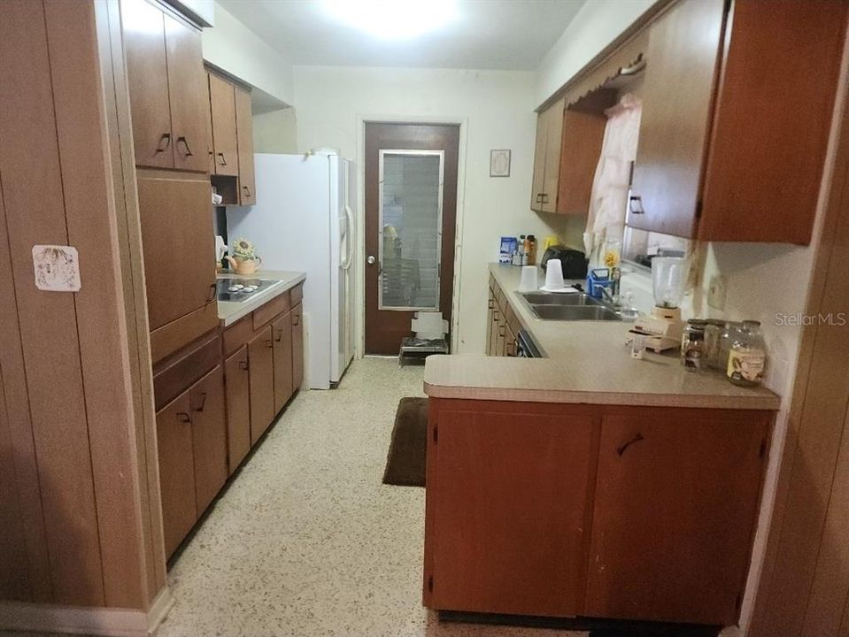 На продажу: $235,000 (2 спален, 2 ванн, 1047 Квадратных фут)