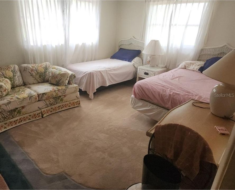 На продажу: $235,000 (2 спален, 2 ванн, 1047 Квадратных фут)