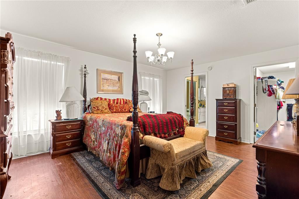 For Sale: $689,900 (3 beds, 3 baths, 2869 Square Feet)