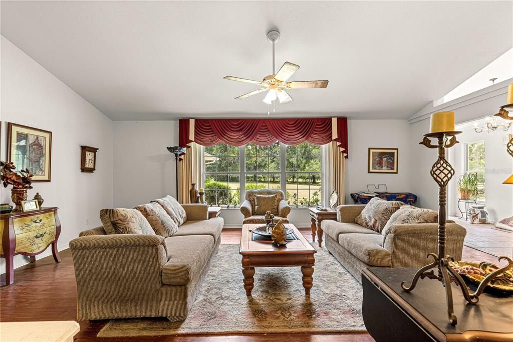 For Sale: $689,900 (3 beds, 3 baths, 2869 Square Feet)