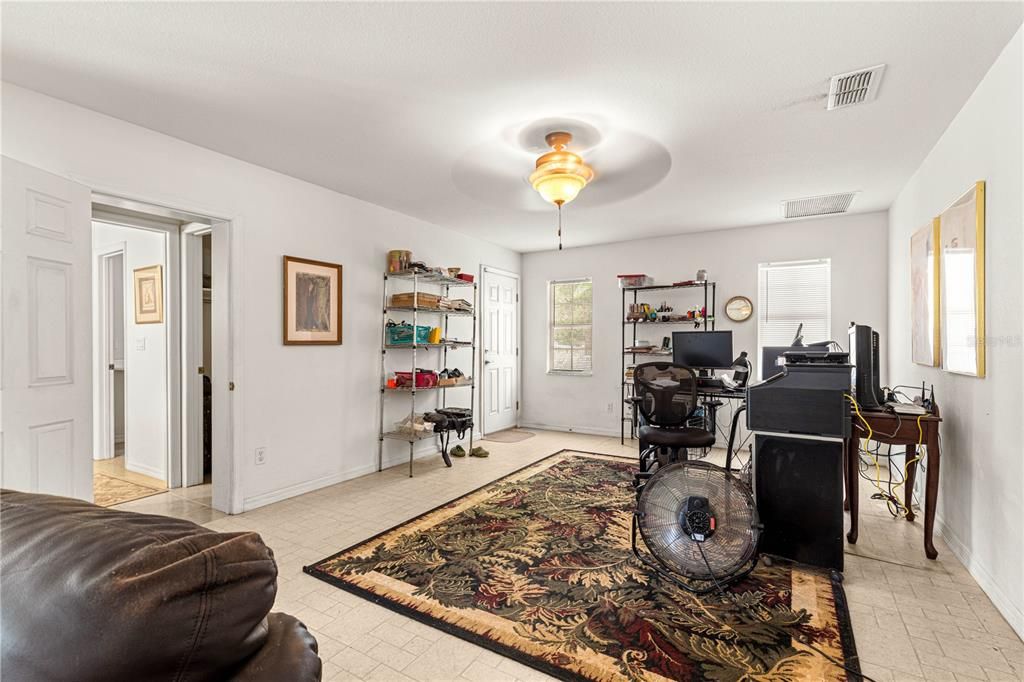 For Sale: $689,900 (3 beds, 3 baths, 2869 Square Feet)