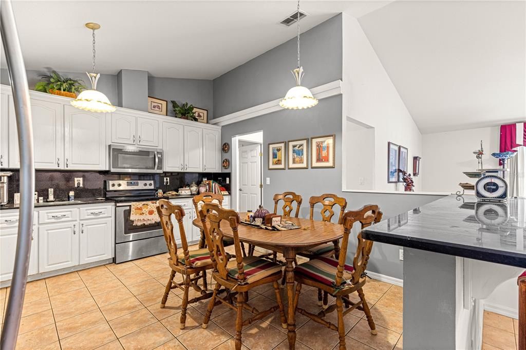 For Sale: $689,900 (3 beds, 3 baths, 2869 Square Feet)