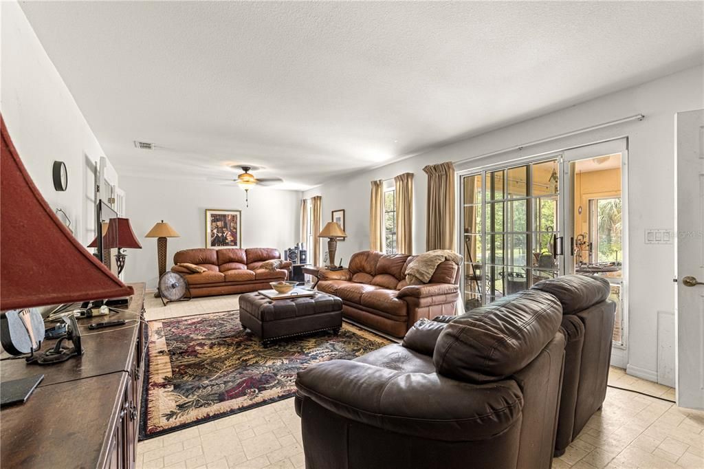 For Sale: $689,900 (3 beds, 3 baths, 2869 Square Feet)