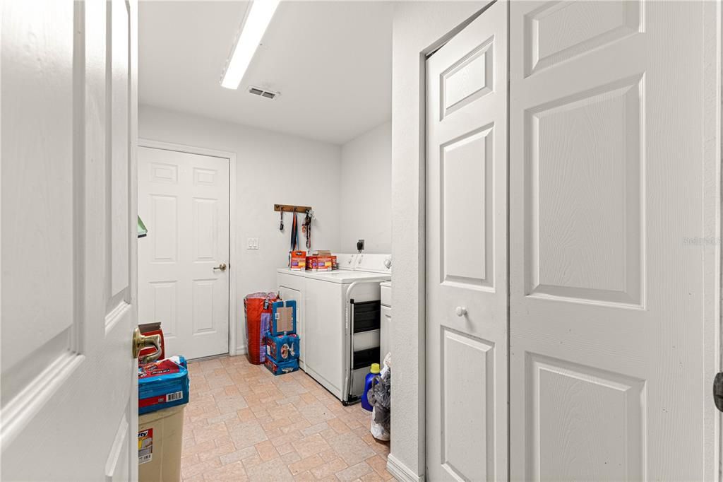 For Sale: $689,900 (3 beds, 3 baths, 2869 Square Feet)