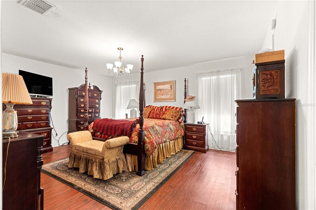 For Sale: $689,900 (3 beds, 3 baths, 2869 Square Feet)