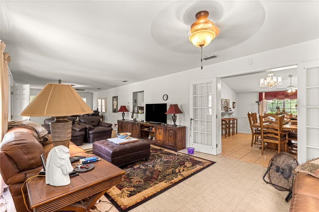 For Sale: $689,900 (3 beds, 3 baths, 2869 Square Feet)