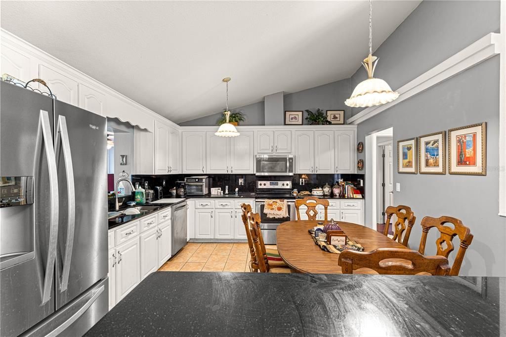 For Sale: $689,900 (3 beds, 3 baths, 2869 Square Feet)