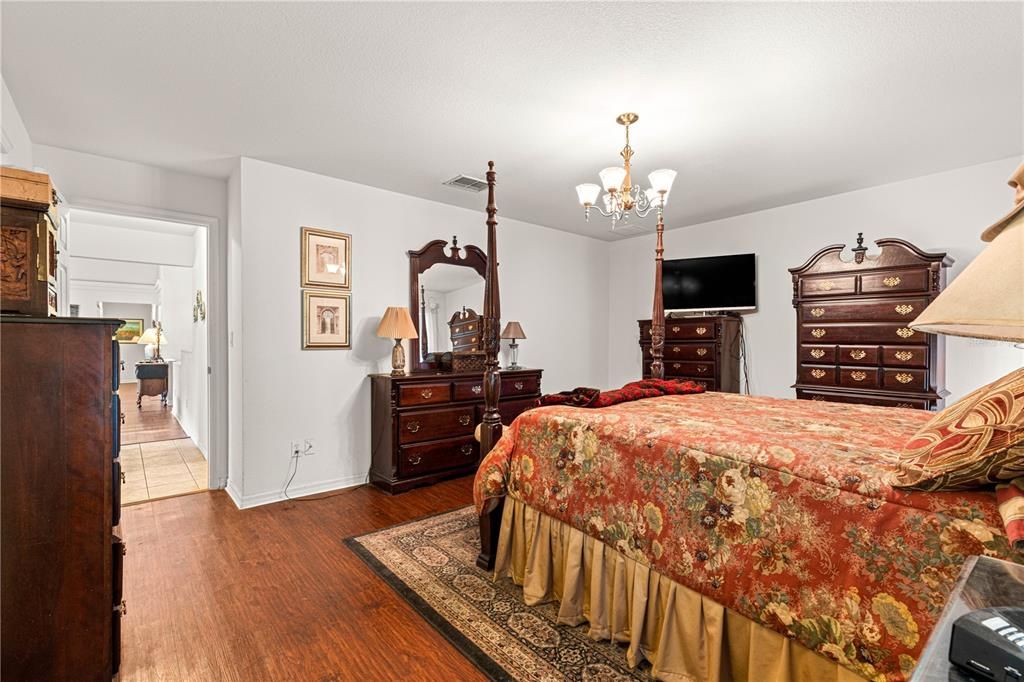 For Sale: $689,900 (3 beds, 3 baths, 2869 Square Feet)