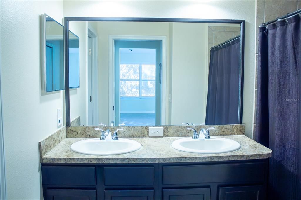 For Sale: $315,377 (3 beds, 2 baths, 1642 Square Feet)