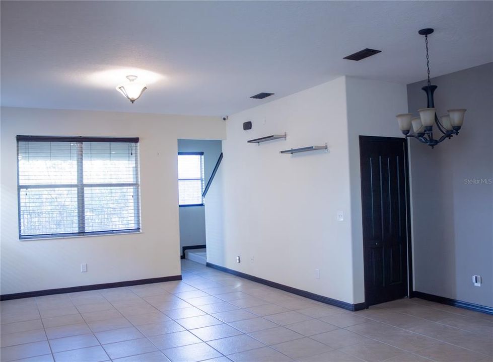 For Sale: $315,377 (3 beds, 2 baths, 1642 Square Feet)