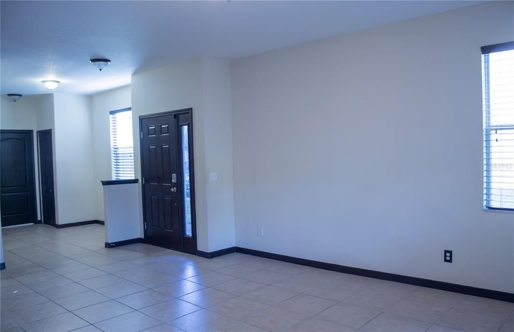 For Sale: $315,377 (3 beds, 2 baths, 1642 Square Feet)