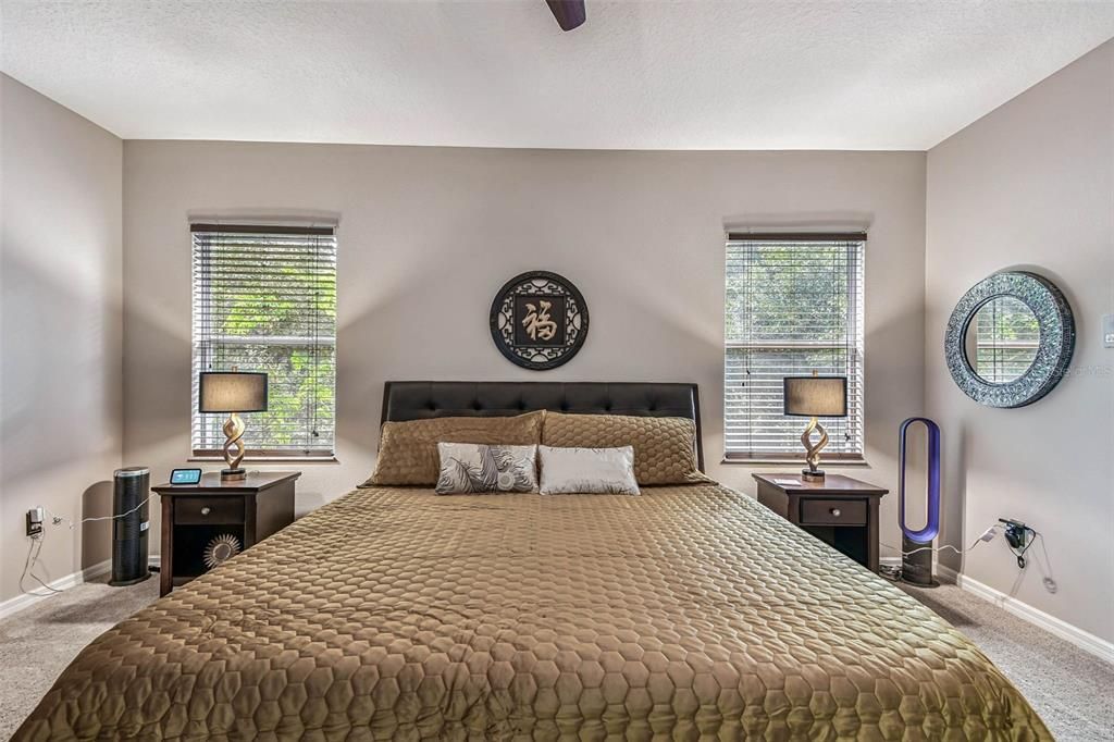 Под контрактом: $449,900 (4 спален, 3 ванн, 2880 Квадратных фут)