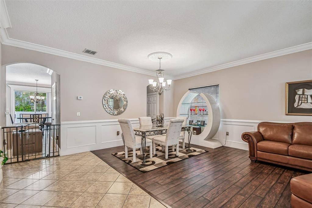 Под контрактом: $449,900 (4 спален, 3 ванн, 2880 Квадратных фут)