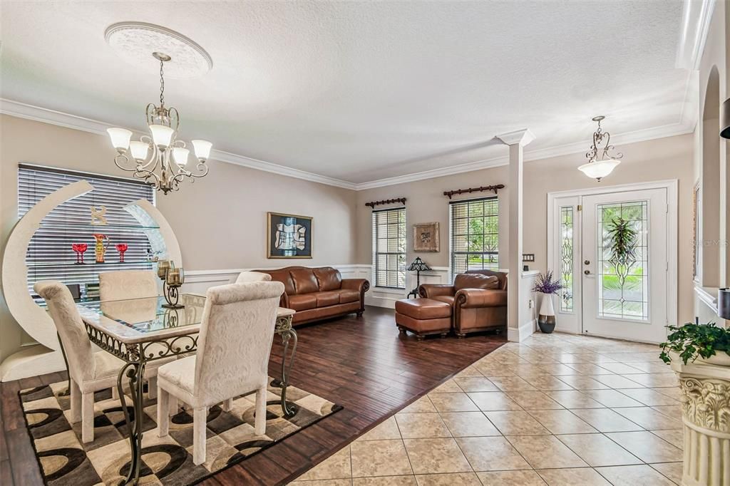 Под контрактом: $449,900 (4 спален, 3 ванн, 2880 Квадратных фут)