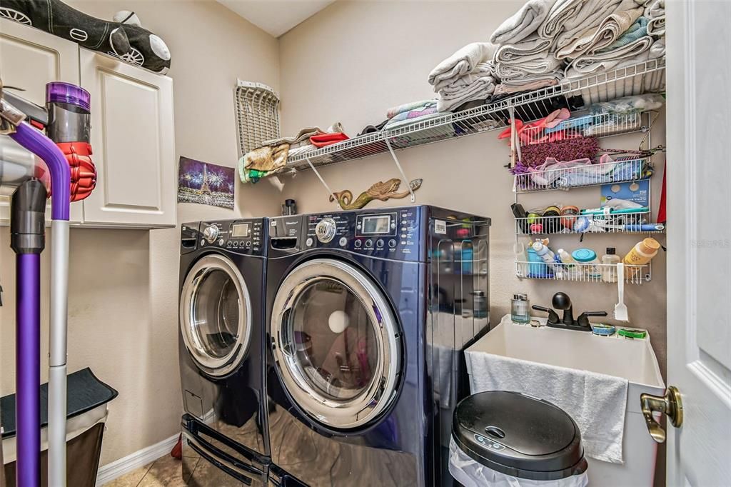 Под контрактом: $449,900 (4 спален, 3 ванн, 2880 Квадратных фут)