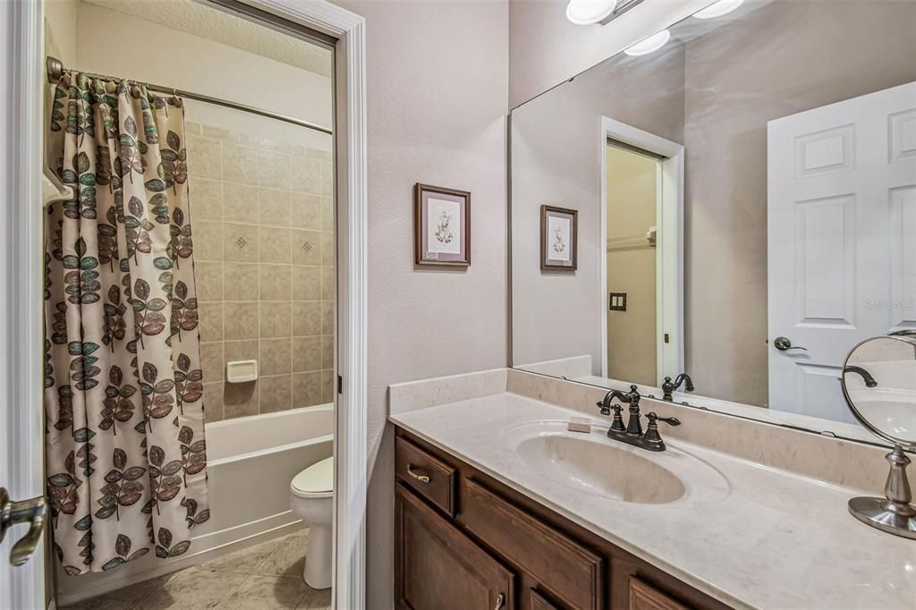 Под контрактом: $449,900 (4 спален, 3 ванн, 2880 Квадратных фут)