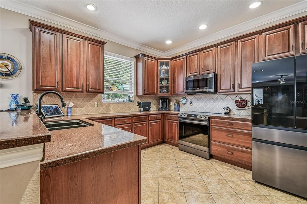 Под контрактом: $449,900 (4 спален, 3 ванн, 2880 Квадратных фут)