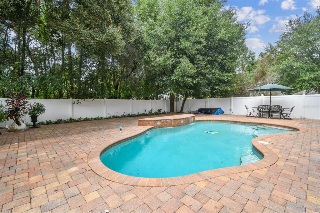 Под контрактом: $449,900 (4 спален, 3 ванн, 2880 Квадратных фут)