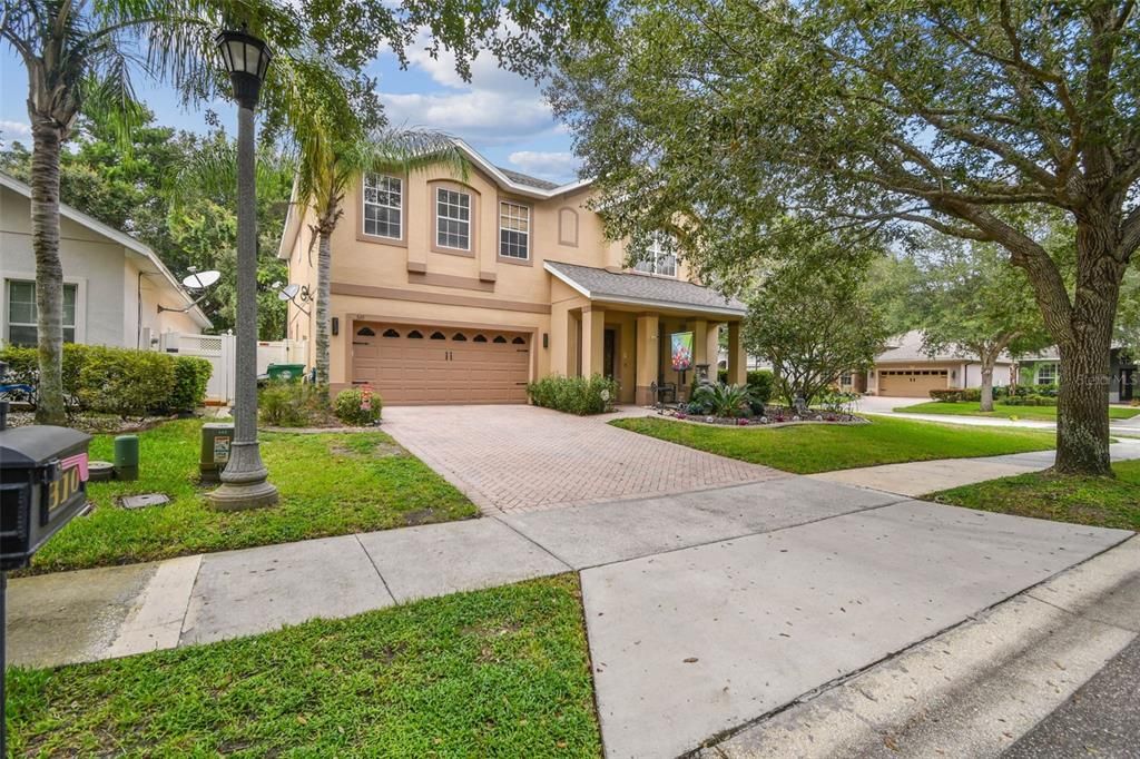 Под контрактом: $449,900 (4 спален, 3 ванн, 2880 Квадратных фут)