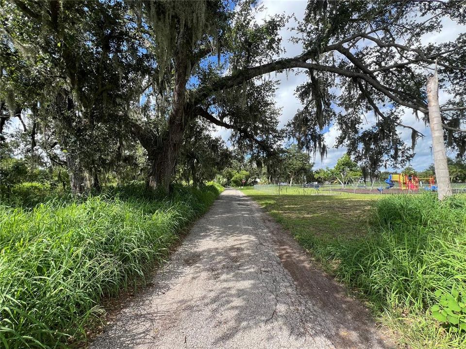 合同活跃: $30,000 (0.63 acres)