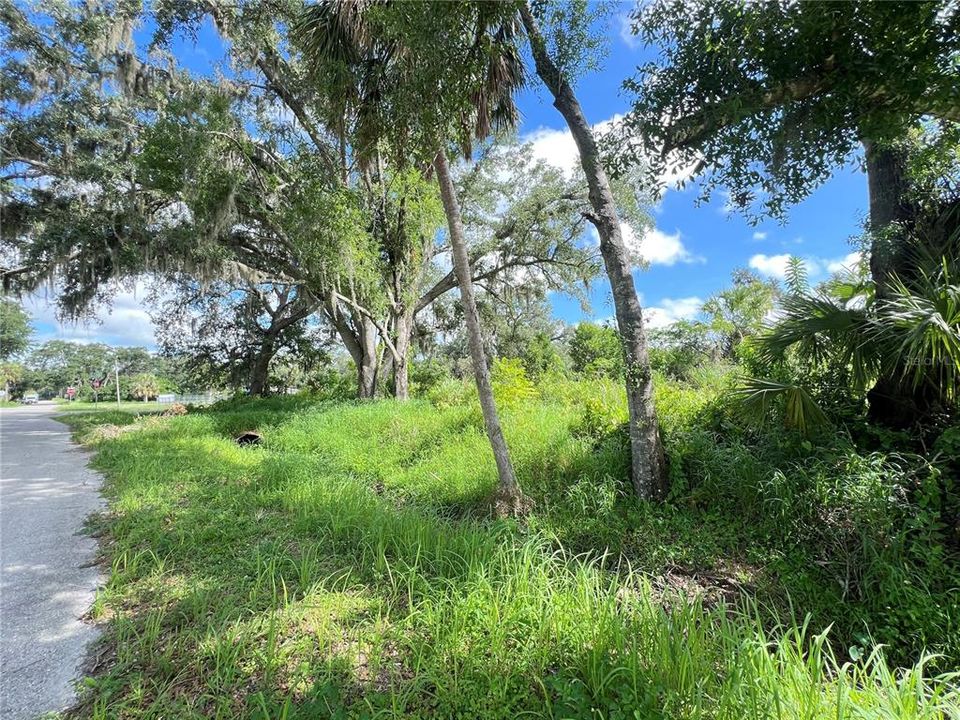 合同活跃: $30,000 (0.63 acres)