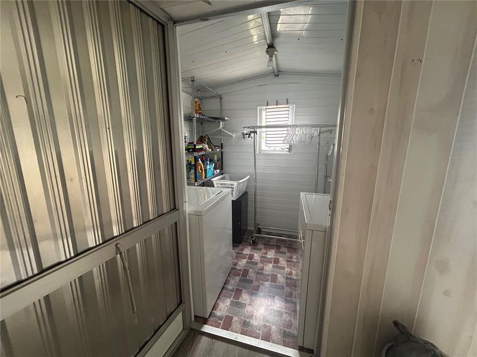 待售: $109,000 (2 贝兹, 1 浴室, 875 平方英尺)