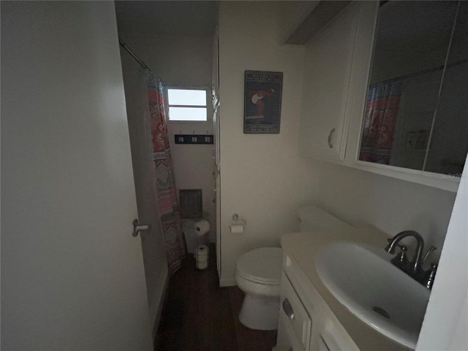 待售: $109,000 (2 贝兹, 1 浴室, 875 平方英尺)