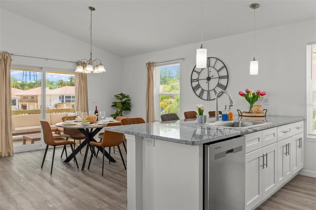 For Sale: $364,900 (2 beds, 1 baths, 1036 Square Feet)