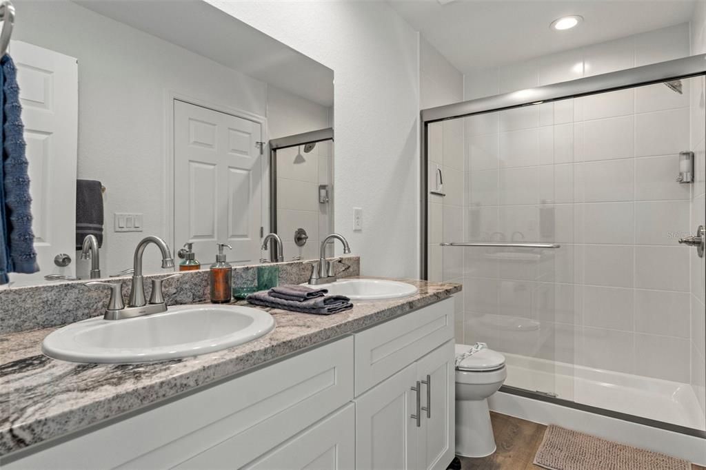 For Sale: $364,900 (2 beds, 1 baths, 1036 Square Feet)