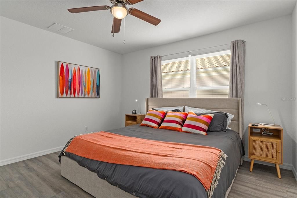 For Sale: $364,900 (2 beds, 1 baths, 1036 Square Feet)
