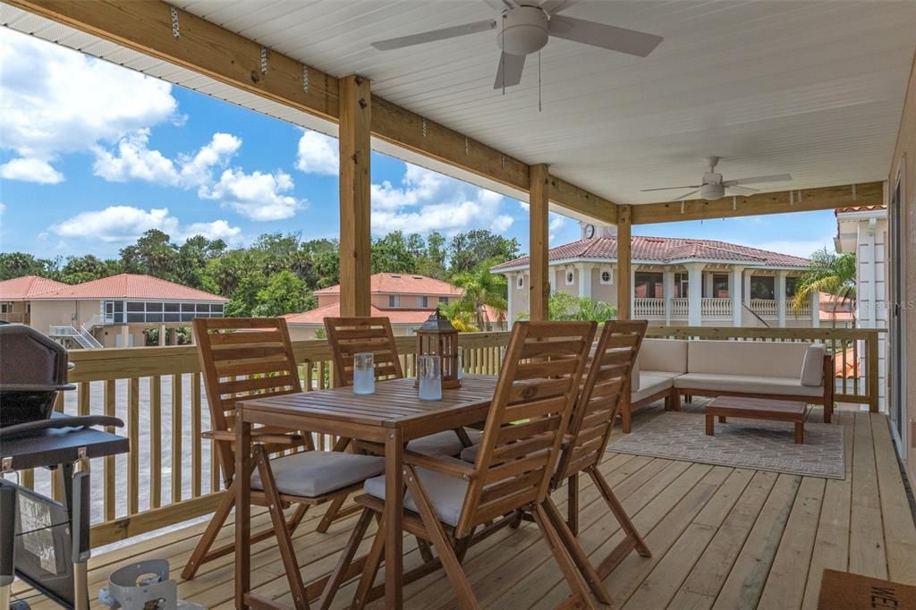 For Sale: $364,900 (2 beds, 1 baths, 1036 Square Feet)