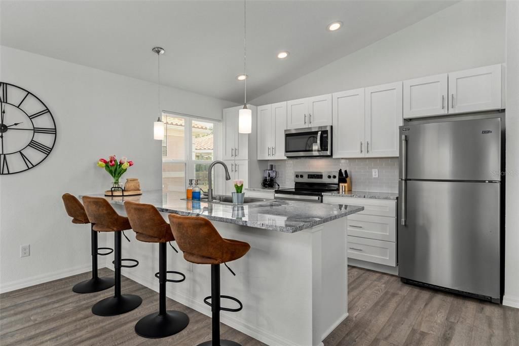 For Sale: $364,900 (2 beds, 1 baths, 1036 Square Feet)