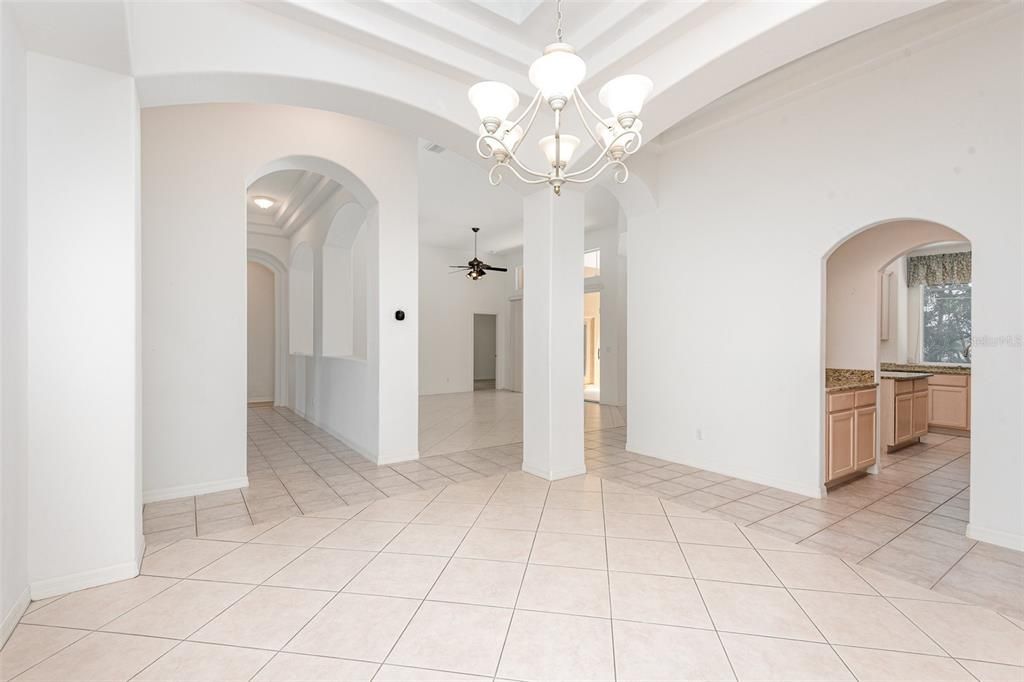 待售: $649,000 (4 贝兹, 3 浴室, 2626 平方英尺)