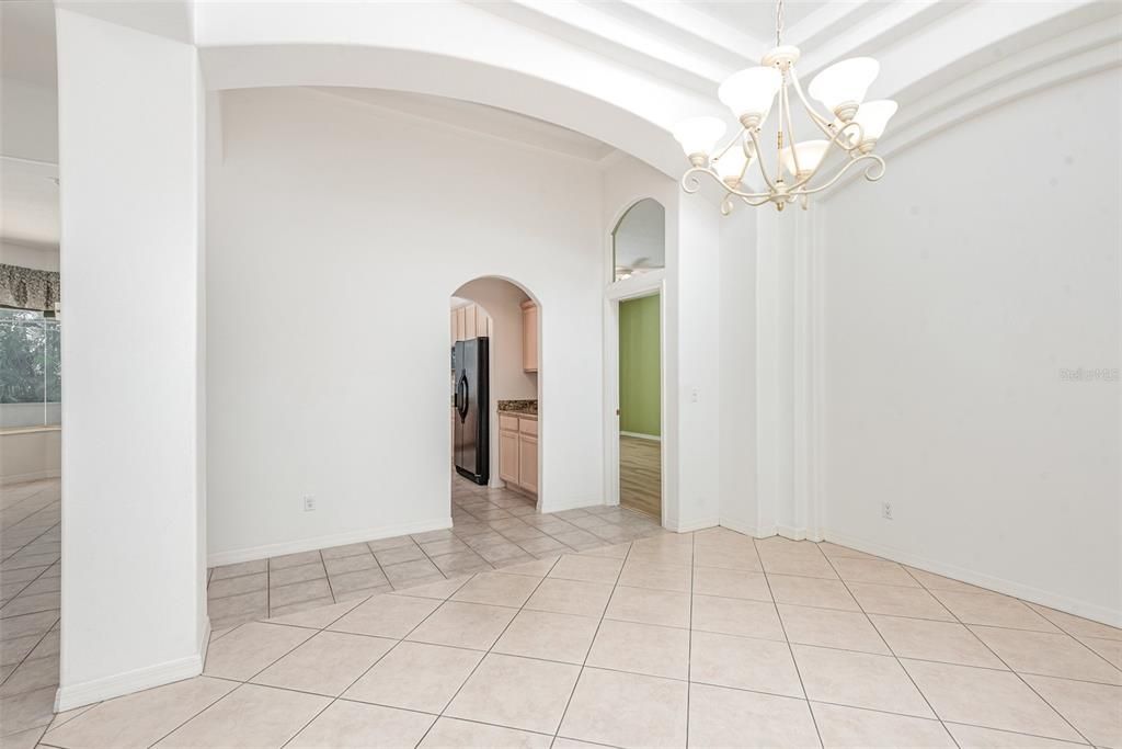 待售: $649,000 (4 贝兹, 3 浴室, 2626 平方英尺)