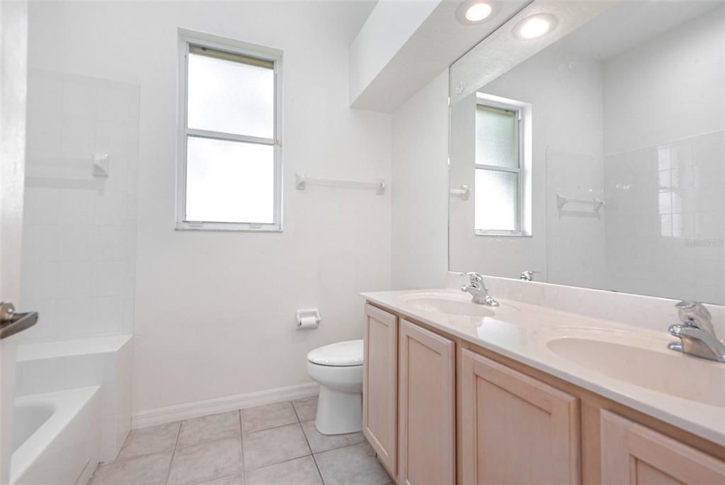 待售: $649,000 (4 贝兹, 3 浴室, 2626 平方英尺)