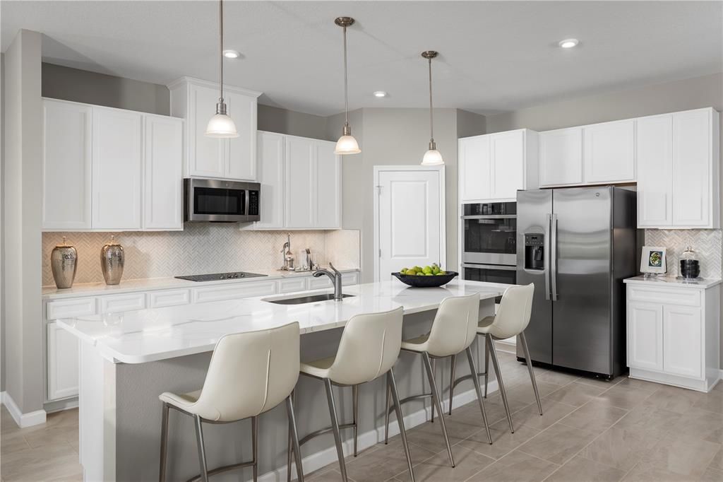 Activo con contrato: $789,859 (4 camas, 3 baños, 3287 Pies cuadrados)