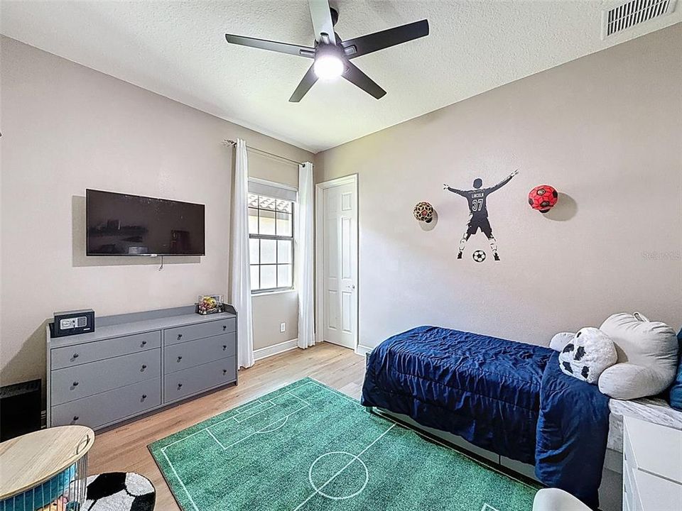 Active With Contract: $999,900 (5 beds, 3 baths, 3343 Square Feet)