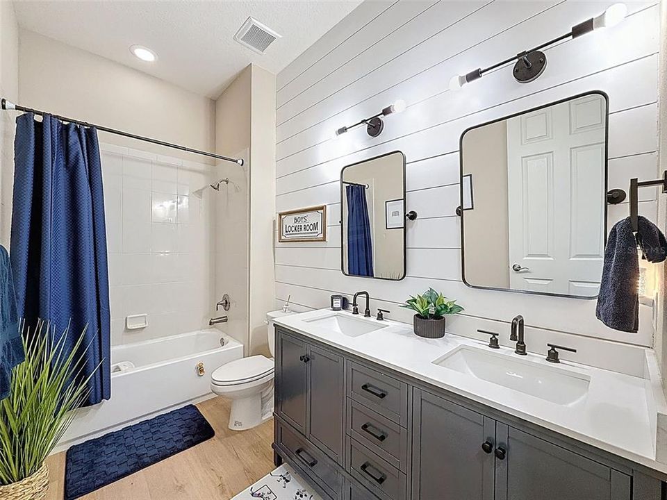 Active With Contract: $999,900 (5 beds, 3 baths, 3343 Square Feet)