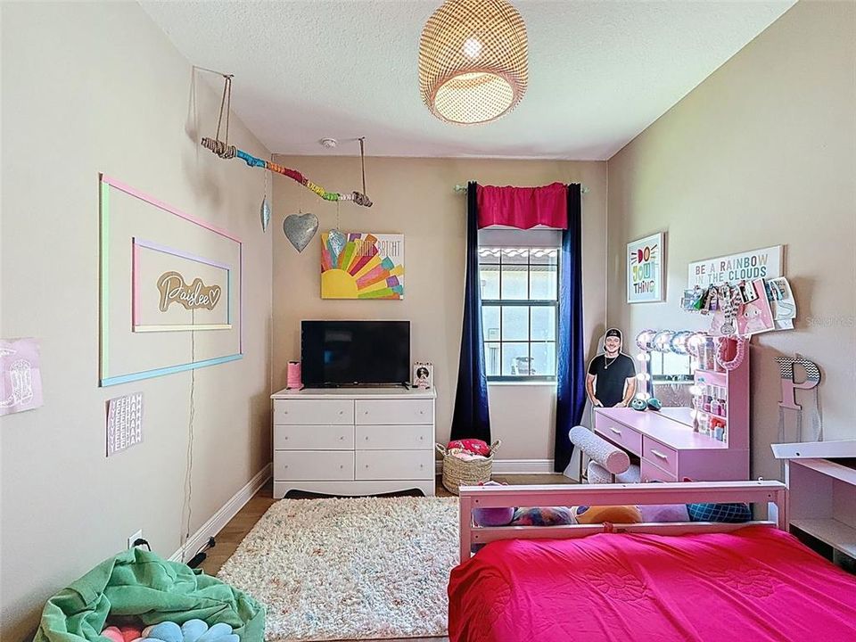 Active With Contract: $999,900 (5 beds, 3 baths, 3343 Square Feet)