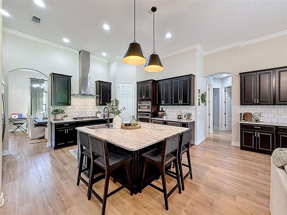 Active With Contract: $999,900 (5 beds, 3 baths, 3343 Square Feet)