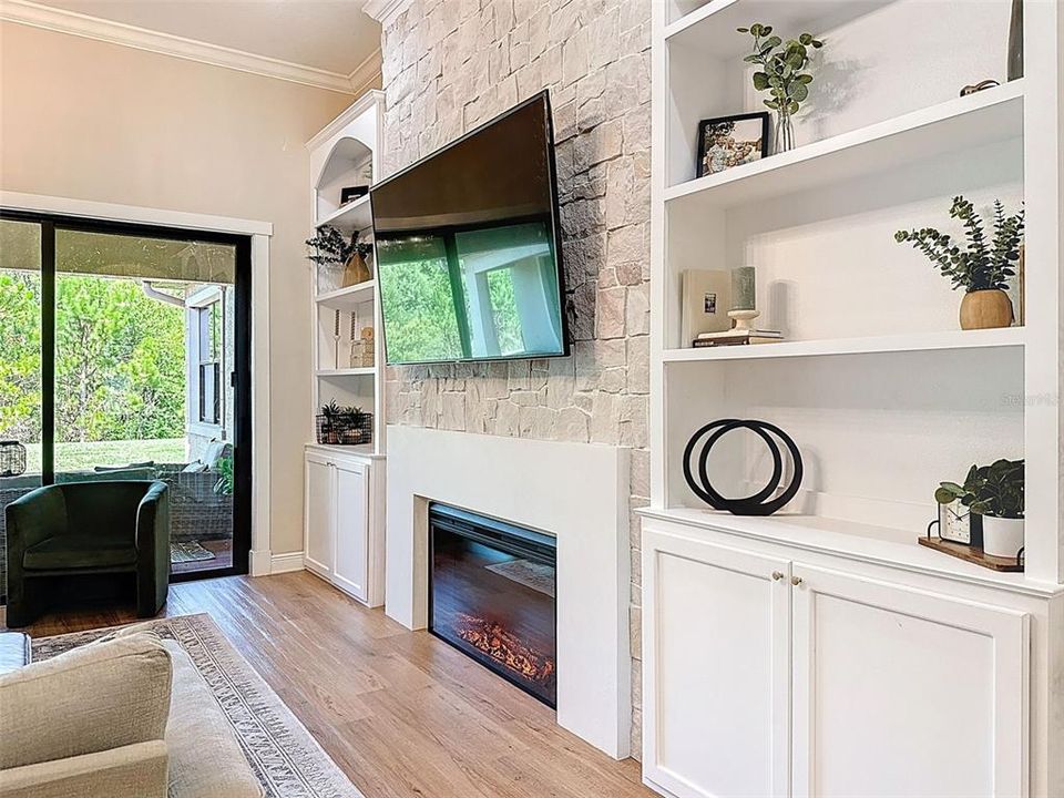 Active With Contract: $999,900 (5 beds, 3 baths, 3343 Square Feet)