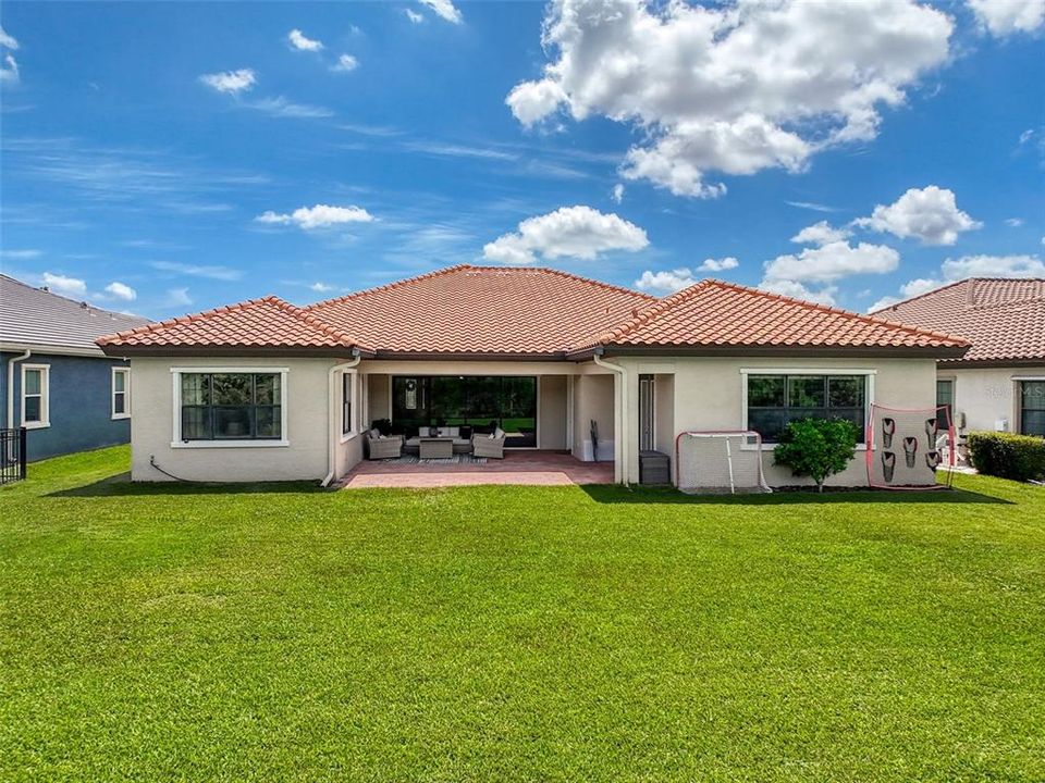 Active With Contract: $999,900 (5 beds, 3 baths, 3343 Square Feet)