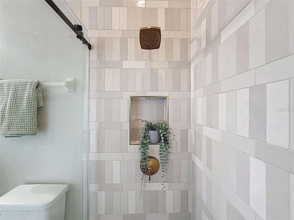 Active With Contract: $999,900 (5 beds, 3 baths, 3343 Square Feet)