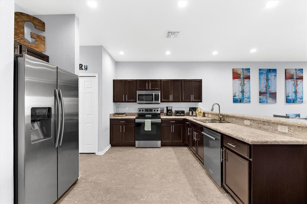 На продажу: $312,000 (3 спален, 2 ванн, 1758 Квадратных фут)