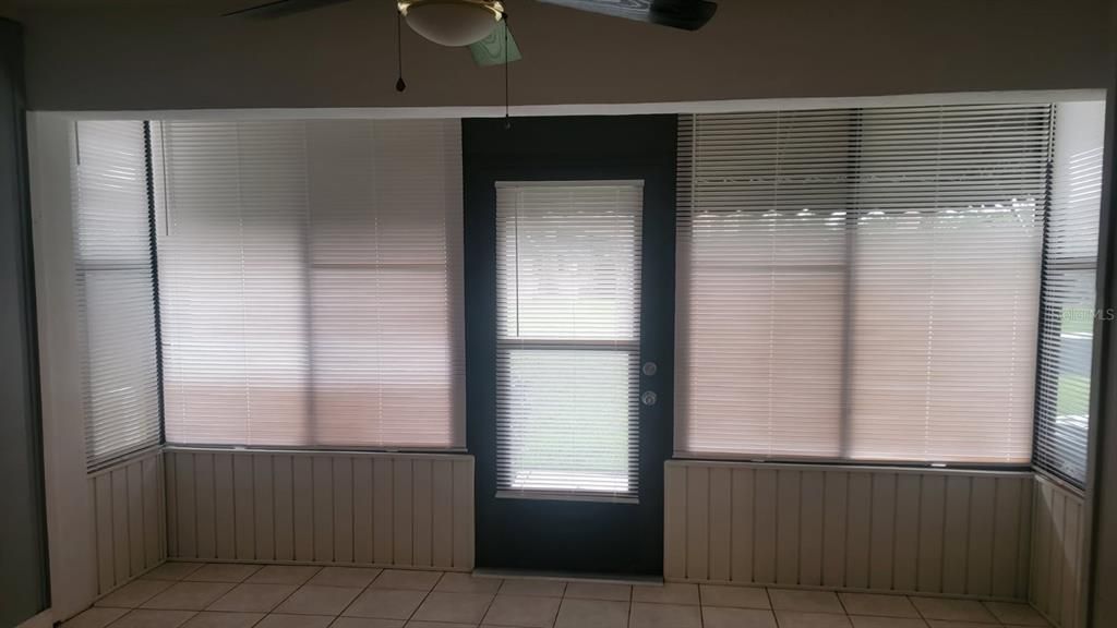 For Sale: $195,000 (2 beds, 2 baths, 1049 Square Feet)