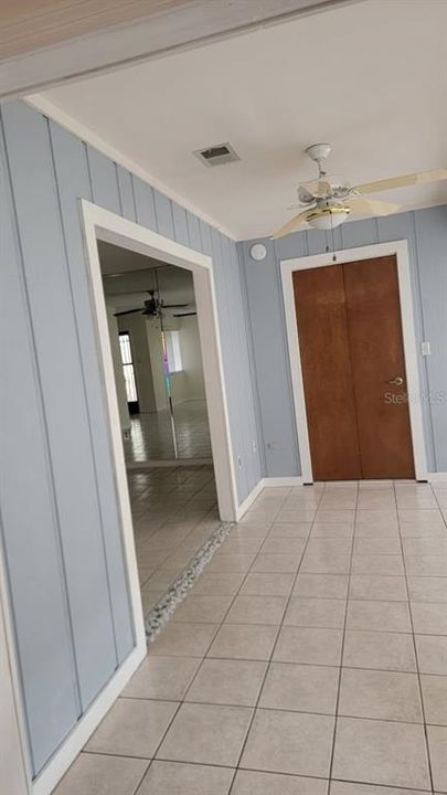 For Sale: $195,000 (2 beds, 2 baths, 1049 Square Feet)